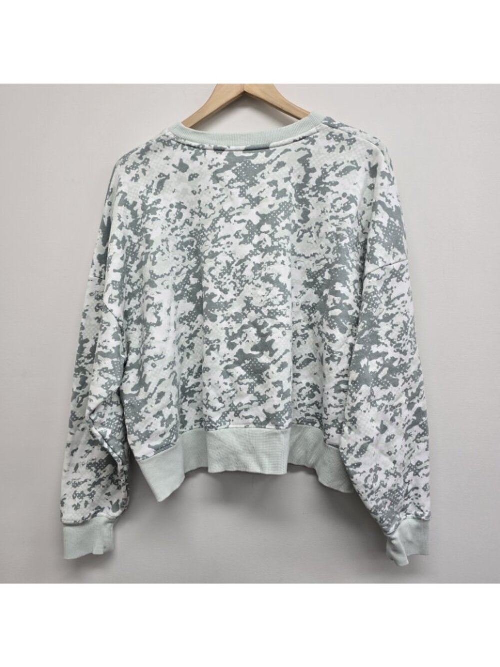 Under Armour Womens UA Rival Fleece Camo Crew Opal Green Size M Boxy Slouchy - Picture 2 of 8